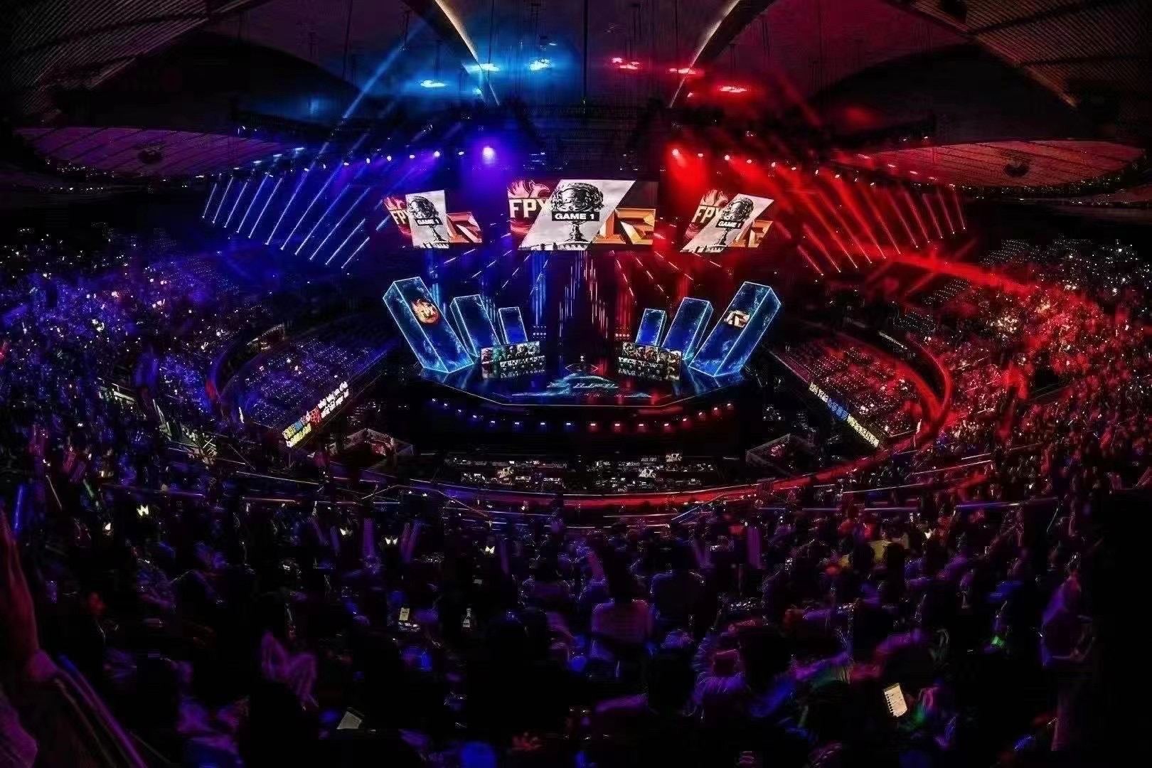 TES战队黑金队服定妆照拍摄，选手个性POSE对决与花絮趣事全记录-多宝电竞